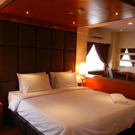 C'Haya Hotel Kota Kinabalu Exterior foto