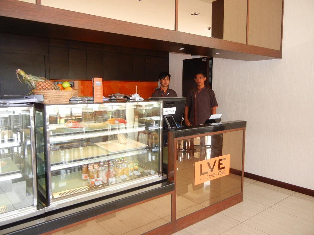 C'Haya Hotel Kota Kinabalu Exterior foto