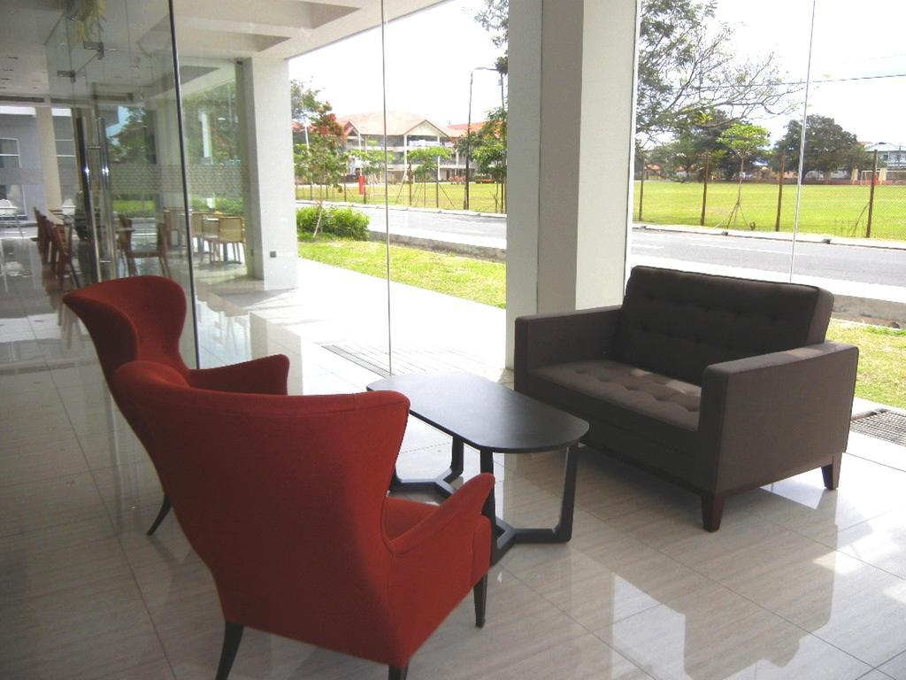 C'Haya Hotel Kota Kinabalu Exterior foto