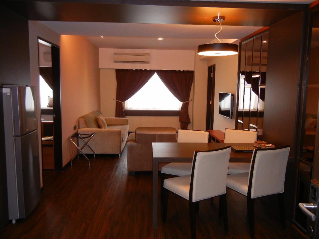 C'Haya Hotel Kota Kinabalu Exterior foto
